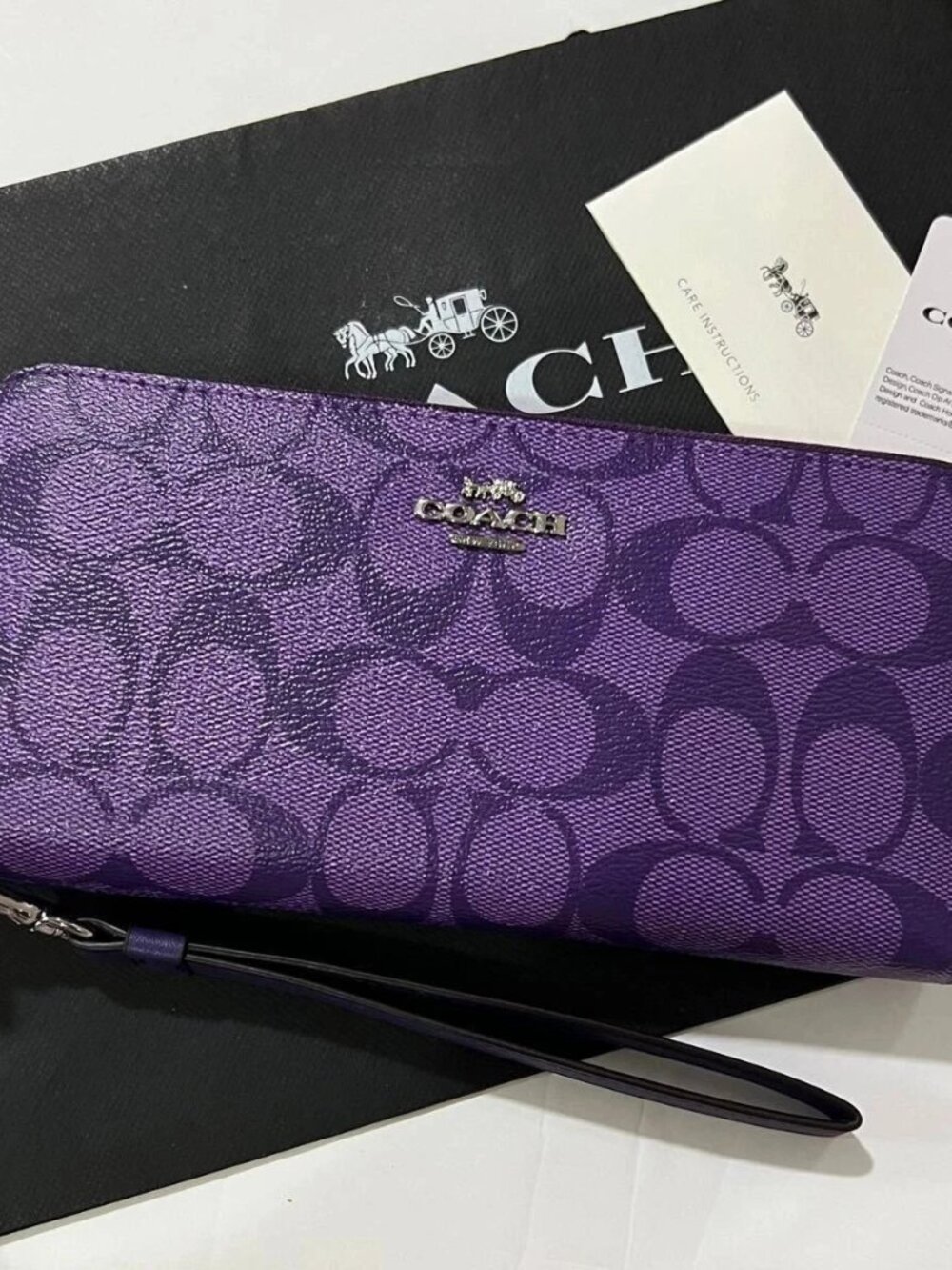 NEW COACH Long Round Zip Wallet with Strap Purple Signature C4452 outlet F/S